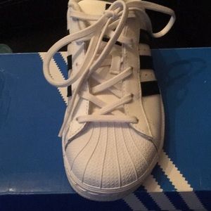 Kids Adidas Superstar Sneakers size 2.5